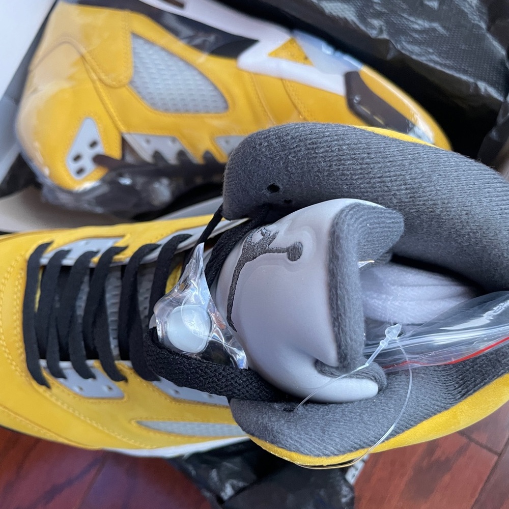 Men’s yellow air Jordan 5 retro size 10 - Picture 7 of 11